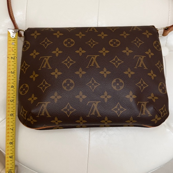 Louis Vuitton Brown and Tan Monogram Shoulder Bag - Picture 10 of 11